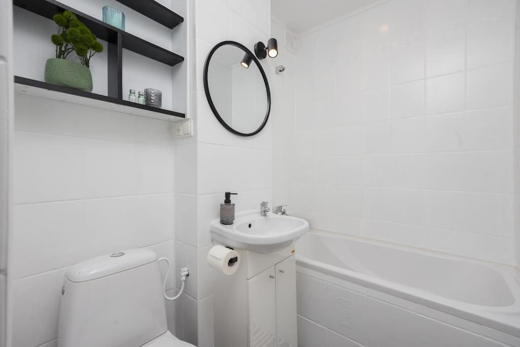 Specious City Center Studio With Park View Warszawa Zewnętrze zdjęcie